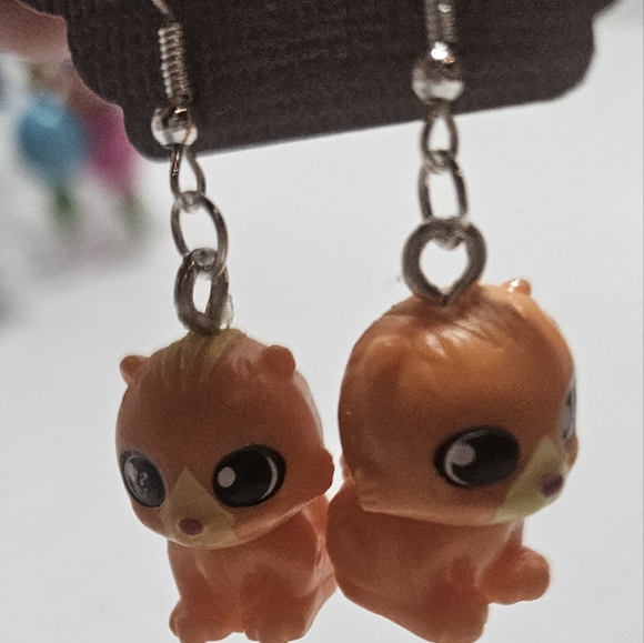 Squinkie Kitty Cat Dangle Earrings - Picture 1 of 3